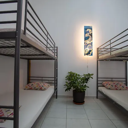 Satori House Vandrarhem *