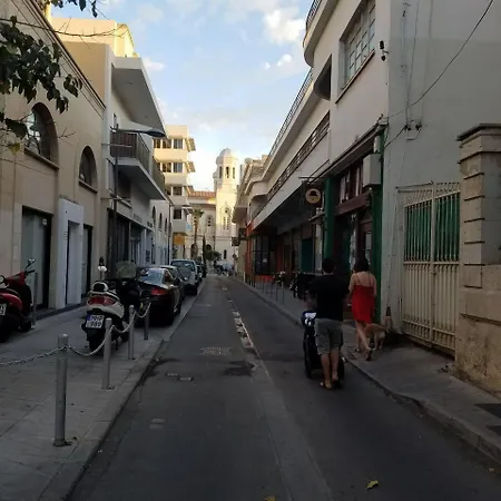 Hostal Satori House *