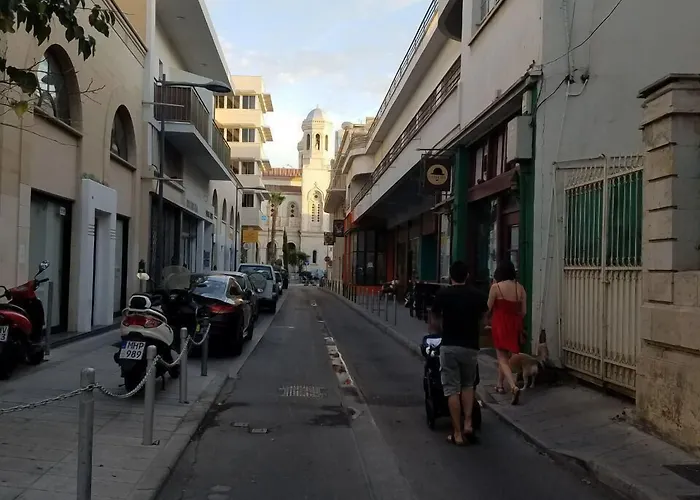 Hostal Satori House *