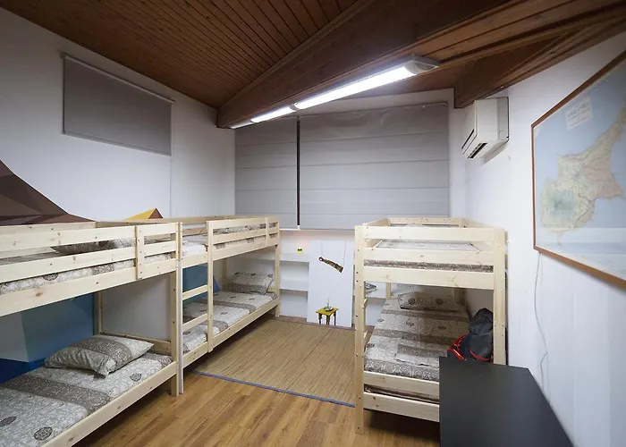 Hostal Satori House *